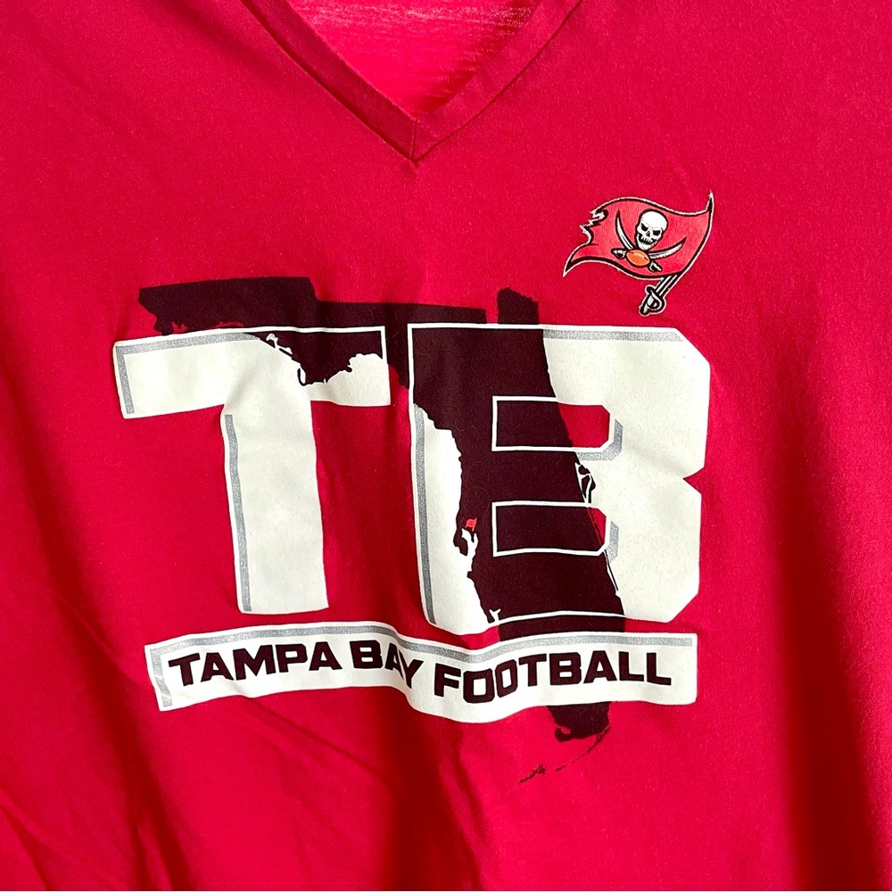 *EUC* NFL Tampa Bay Buccaneers V-Neck T-Shirt - Women's Size XL - Long-Sleeve - Picture 5 of 5